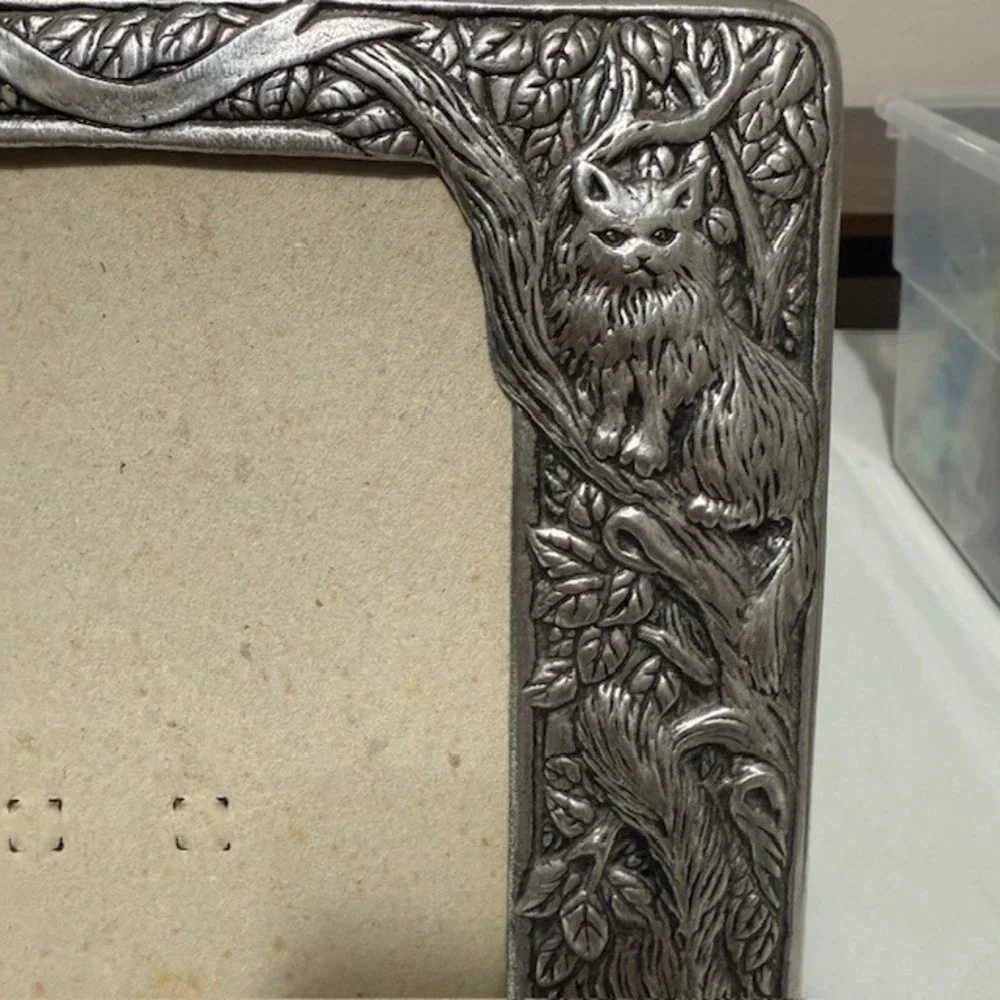Vintage Pewter Cat Picture Frame Kittens Playing Yarn Silver Tone 4x6